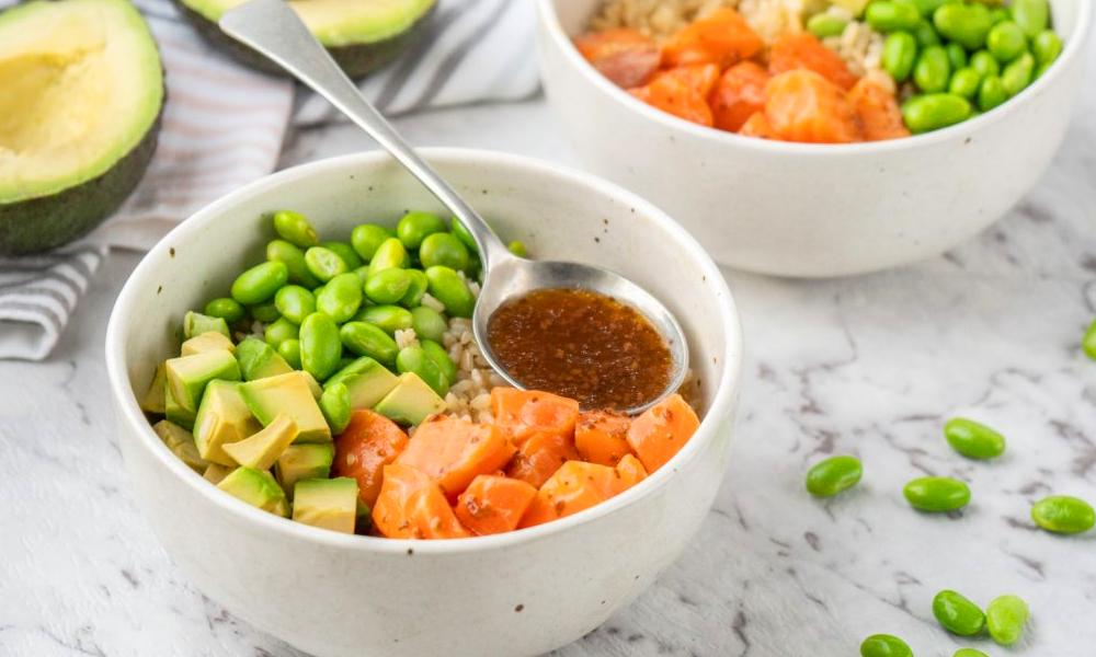 Sashimi poke bowl