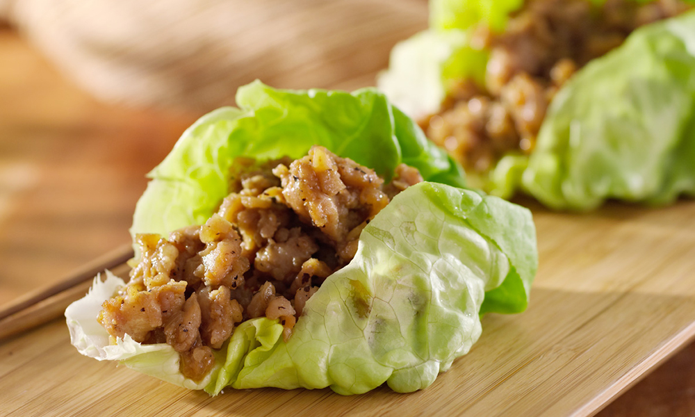 minced meat in lettue cup