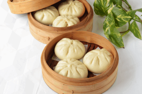 Chinese Steamed Chicken Buns