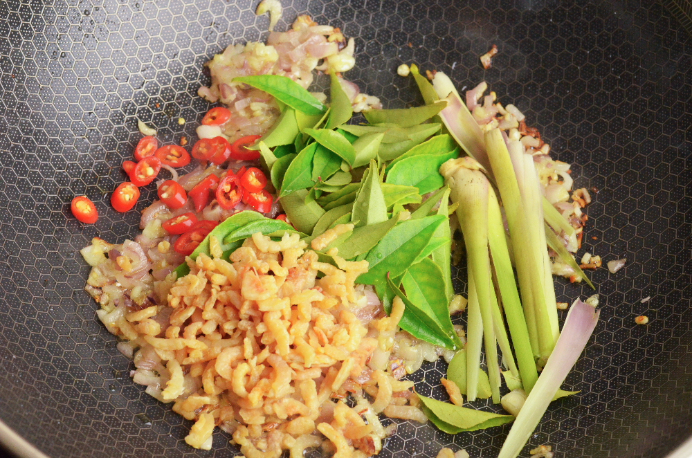Malaysian Kam Heong chicken