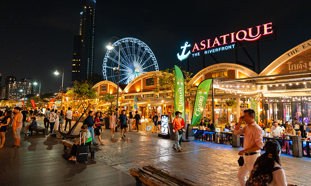 The Lively Buzz &amp; Amazing Flavours of Thai Night Markets