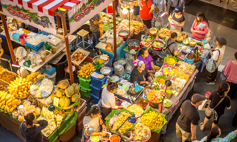 The Lively Buzz &amp; Amazing Flavours of Thai Night Markets