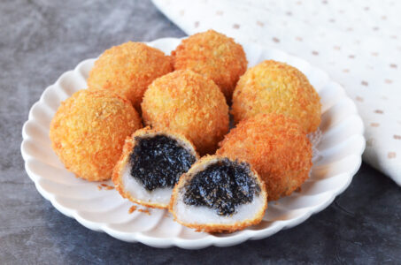 Golden Panko Black Sesame Mochi Golden Panko Black Sesame Mochi